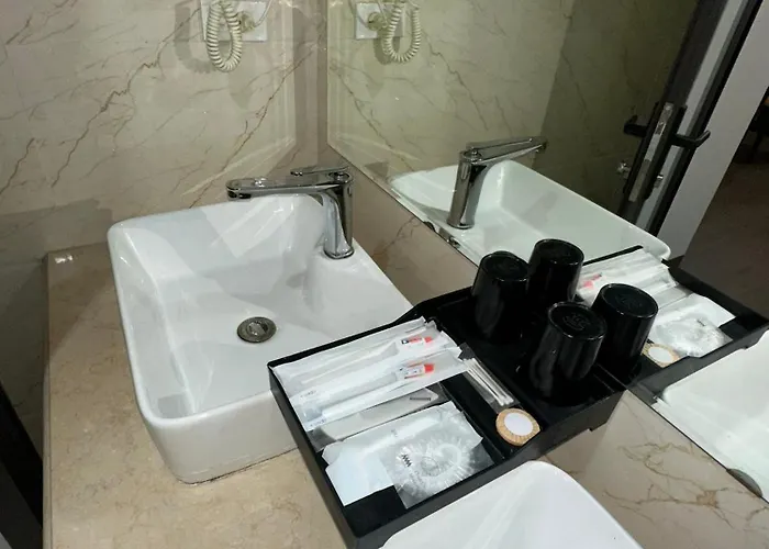Vinh Khang Hotel 3*