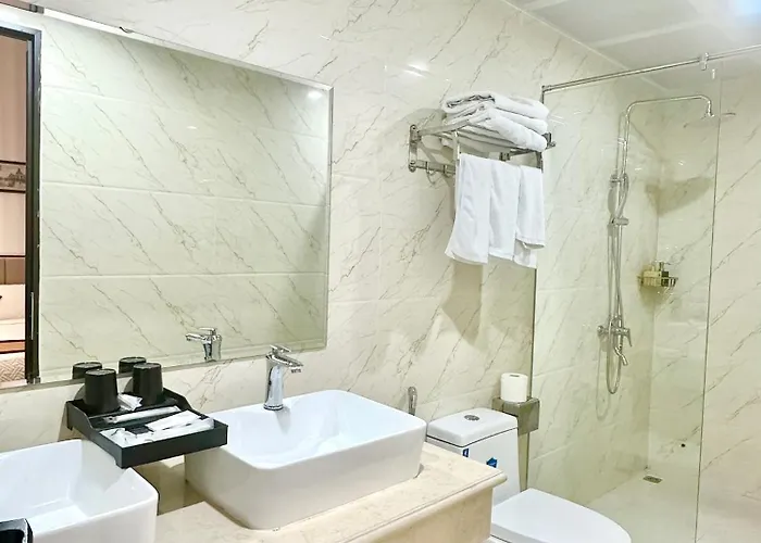 Vinh Khang Hotel 3*